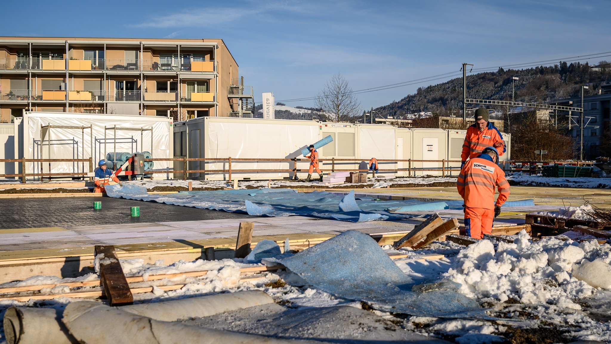 Insgesamt werden dem Kanton Luzern 175 moderne Wohncontainer übergeben.